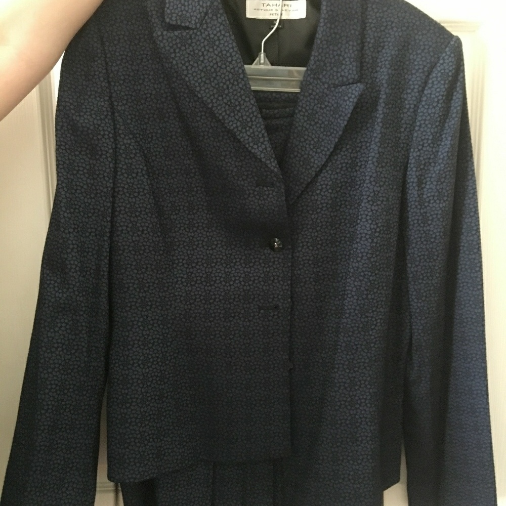 TAHARI Womens jacket and skirt suit